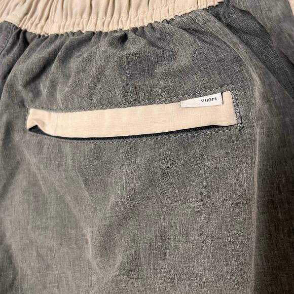 Vuori Banks Short V330 Gray 9” 4-Way Stretch Athletic Shorts Small Athleisure - Picture 8 of 10